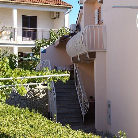 Apartment Anka D Кърк Екстериор снимка